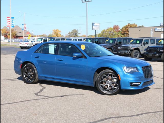 2022 Chrysler 300 Touring L