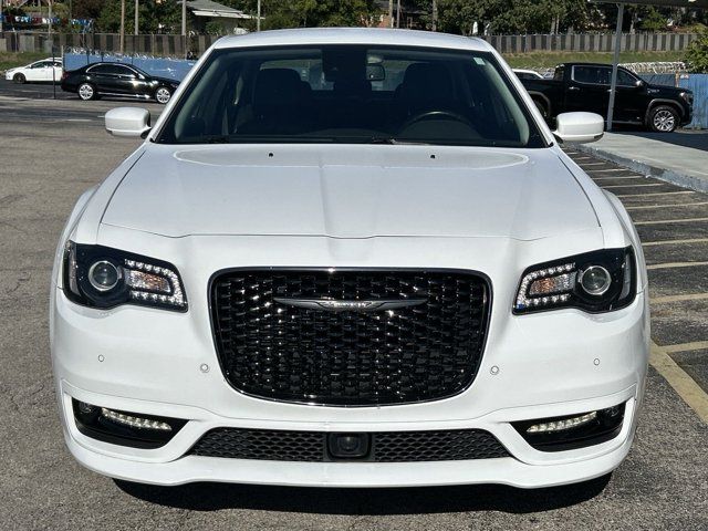 2022 Chrysler 300 Touring L