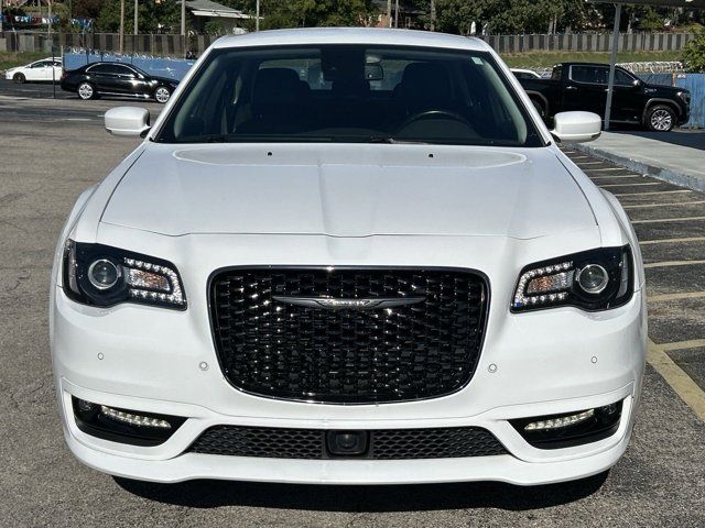 2022 Chrysler 300 Touring L