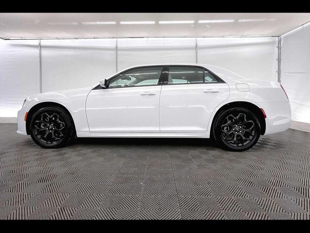 2022 Chrysler 300 300 Touring L