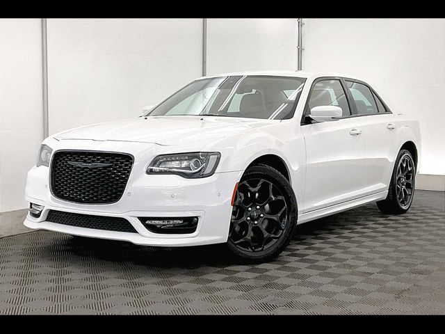 2022 Chrysler 300 300 Touring L