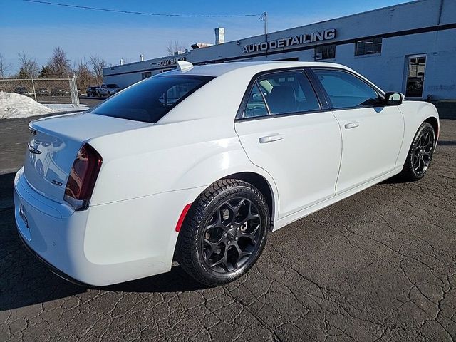 2022 Chrysler 300 300 Touring L