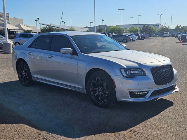 2022 Chrysler 300 Touring L