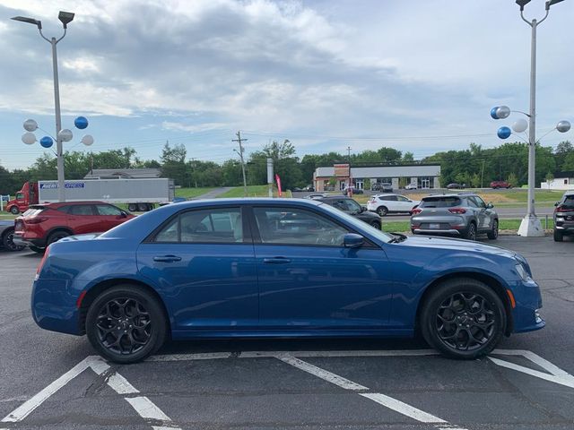 2022 Chrysler 300 Touring L