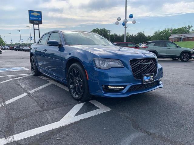 2022 Chrysler 300 Touring L