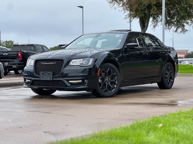 2022 Chrysler 300 Touring L