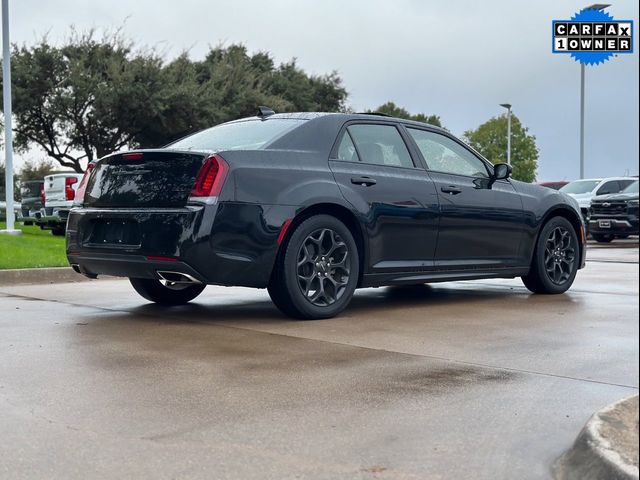 2022 Chrysler 300 Touring L