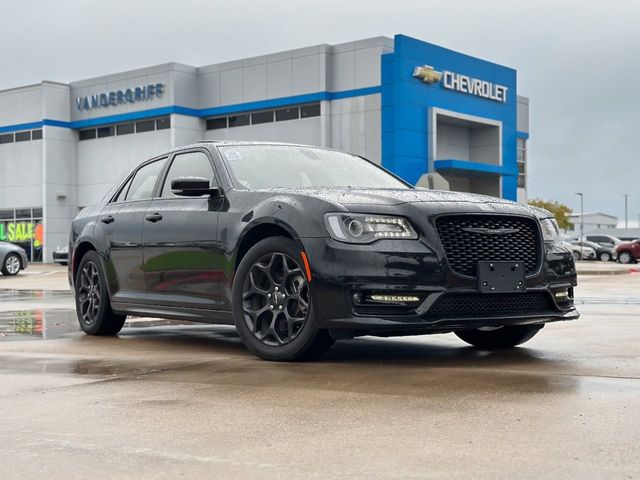 2022 Chrysler 300 Touring L