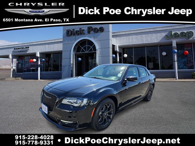 2022 Chrysler 300 Touring L