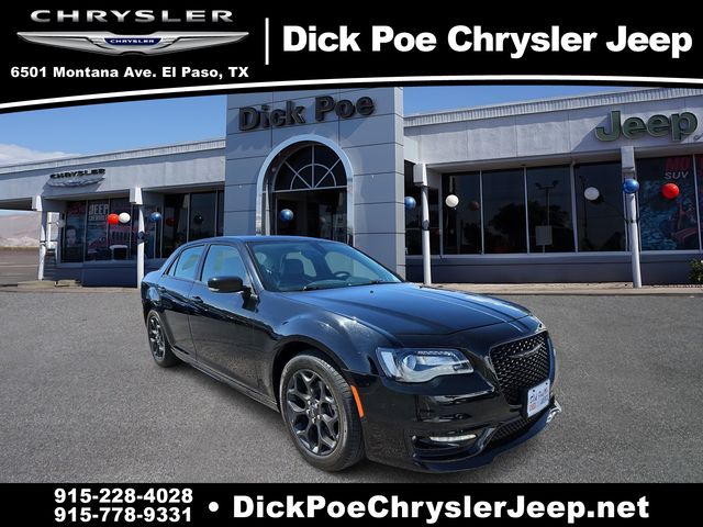 2022 Chrysler 300 Touring L