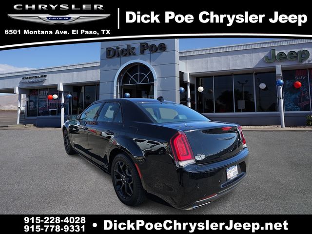 2022 Chrysler 300 Touring L