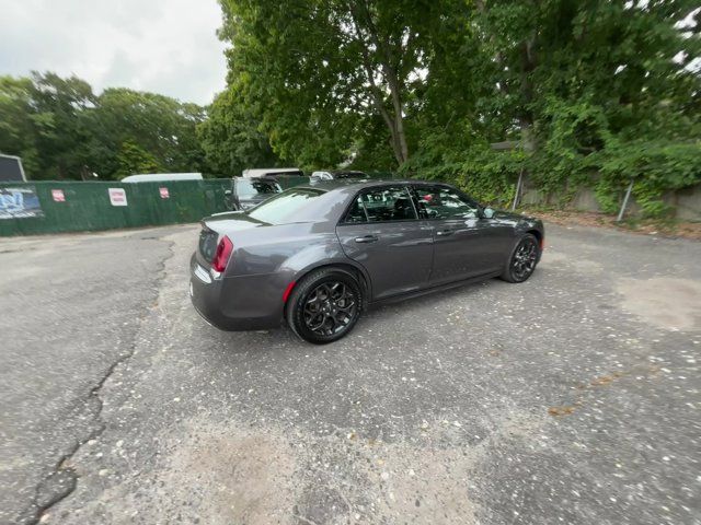 2022 Chrysler 300 Touring L