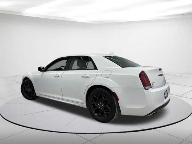 2022 Chrysler 300 300 Touring L