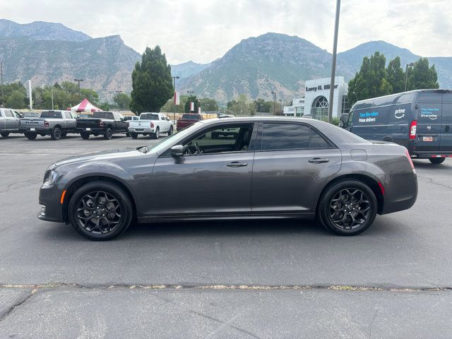 2022 Chrysler 300 Touring L