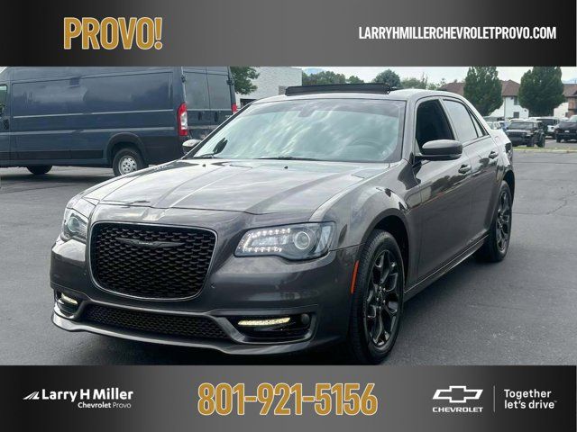 2022 Chrysler 300 Touring L