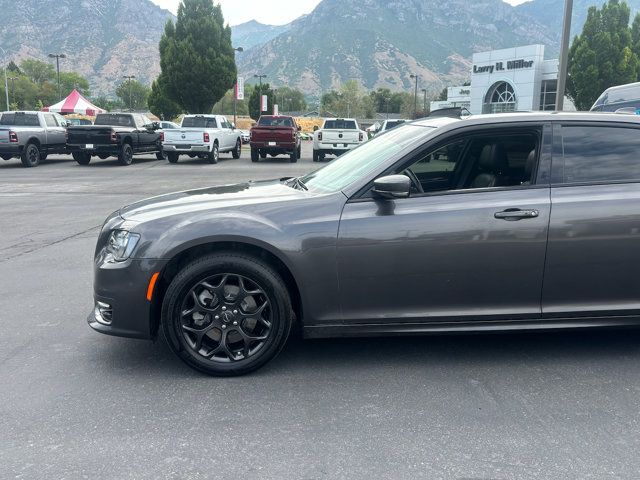 2022 Chrysler 300 Touring L