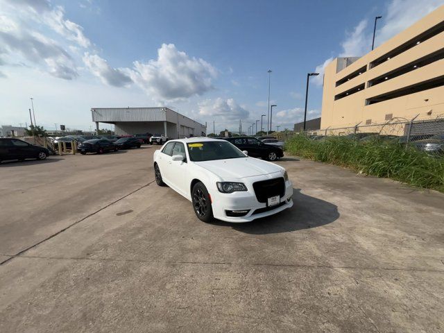 2022 Chrysler 300 Touring L