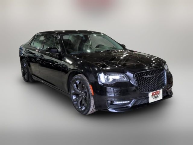 2022 Chrysler 300 300 Touring L