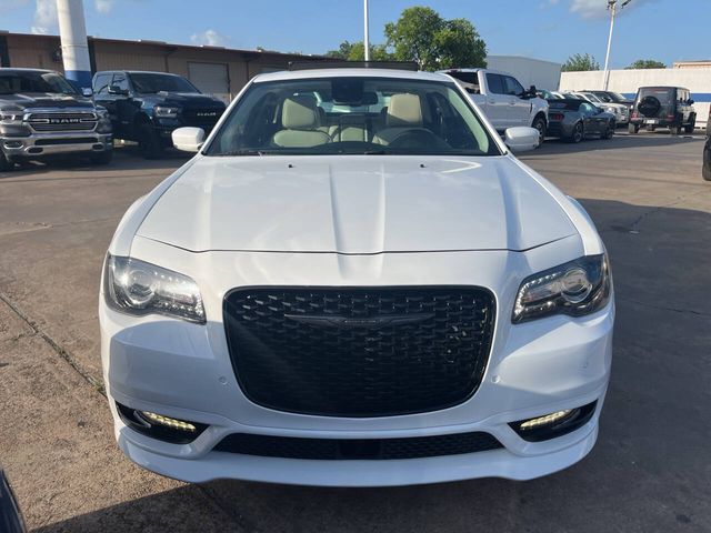 2022 Chrysler 300 Touring L