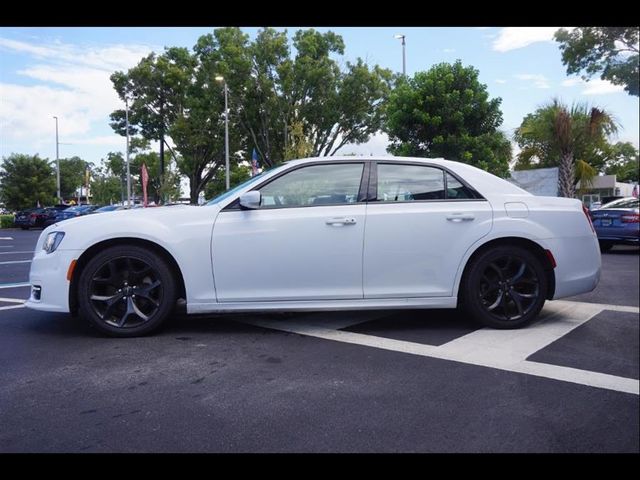 2022 Chrysler 300 Touring L