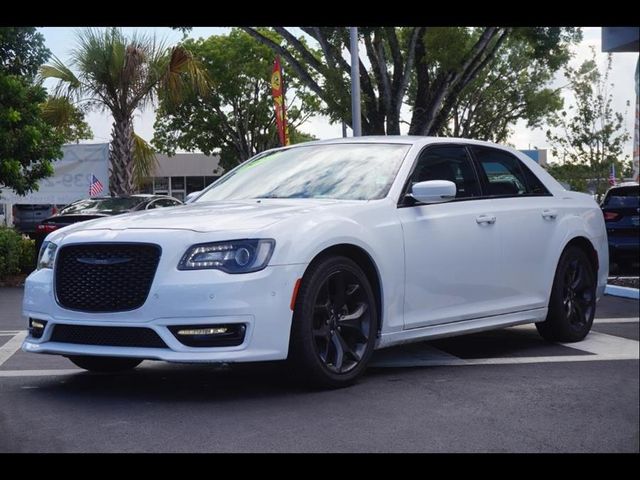 2022 Chrysler 300 Touring L