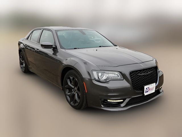2022 Chrysler 300 Touring L