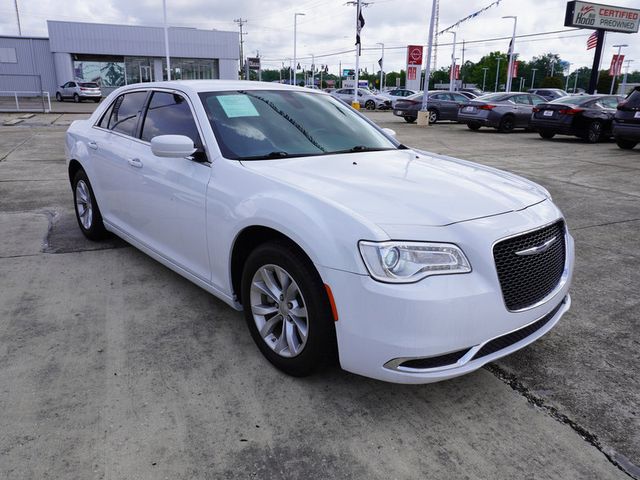 2022 Chrysler 300 Touring