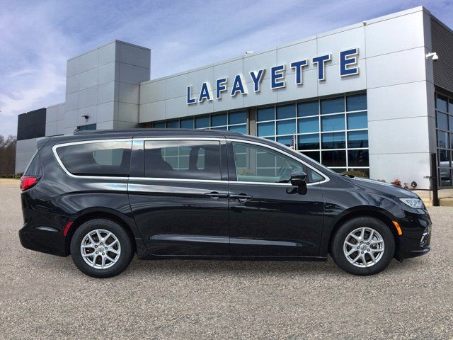 2022 Chrysler Pacifica Touring-L