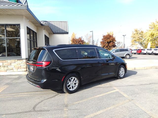 2022 Chrysler Pacifica Touring-L