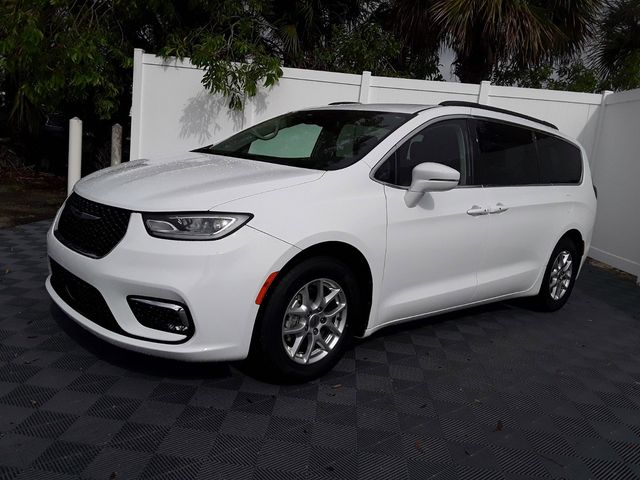 2022 Chrysler Pacifica Touring-L