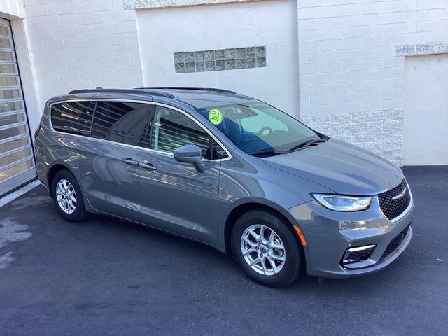 2022 Chrysler Pacifica Touring-L