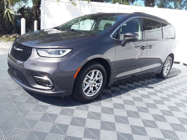 2022 Chrysler Pacifica Touring-L