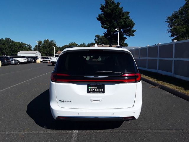 2022 Chrysler Pacifica Touring-L