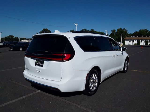 2022 Chrysler Pacifica Touring-L