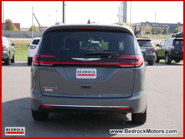 2022 Chrysler Pacifica Touring-L