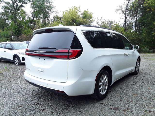 2022 Chrysler Pacifica Touring-L