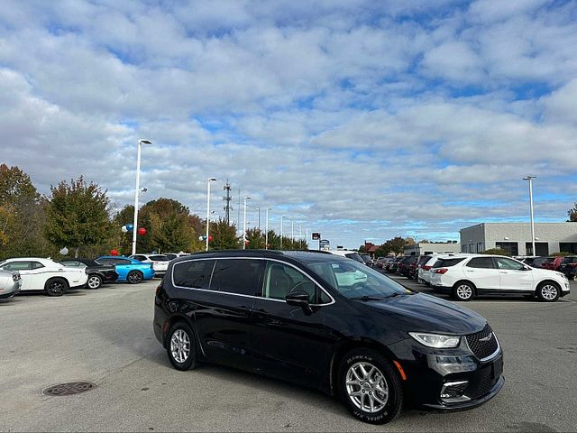 2022 Chrysler Pacifica Touring-L