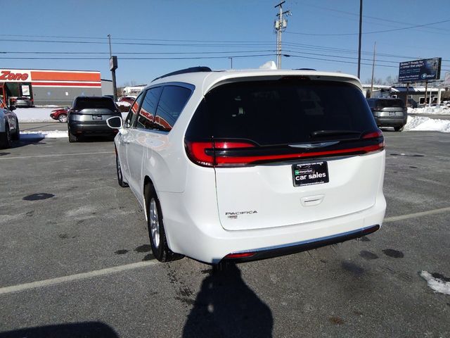 2022 Chrysler Pacifica Touring-L