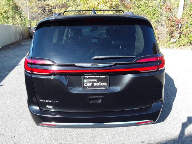 2022 Chrysler Pacifica Touring-L