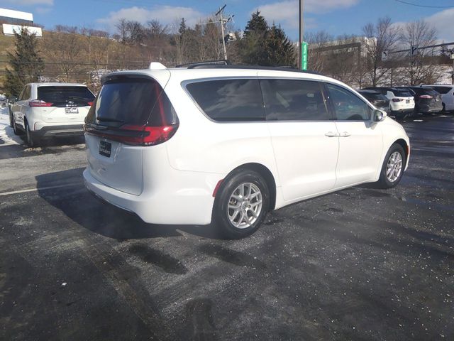 2022 Chrysler Pacifica Touring-L