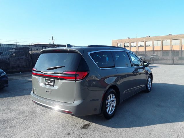 2022 Chrysler Pacifica Touring-L