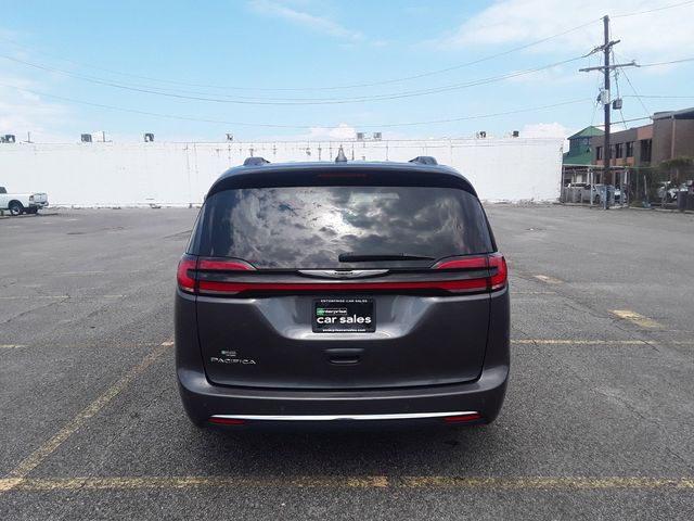 2022 Chrysler Pacifica Touring-L