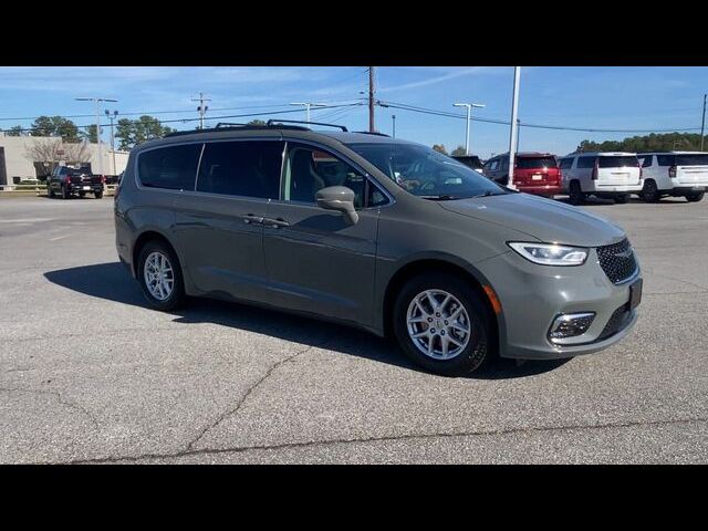 2022 Chrysler Pacifica Touring-L