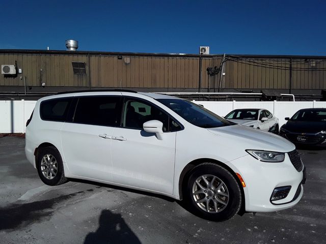 2022 Chrysler Pacifica Touring-L