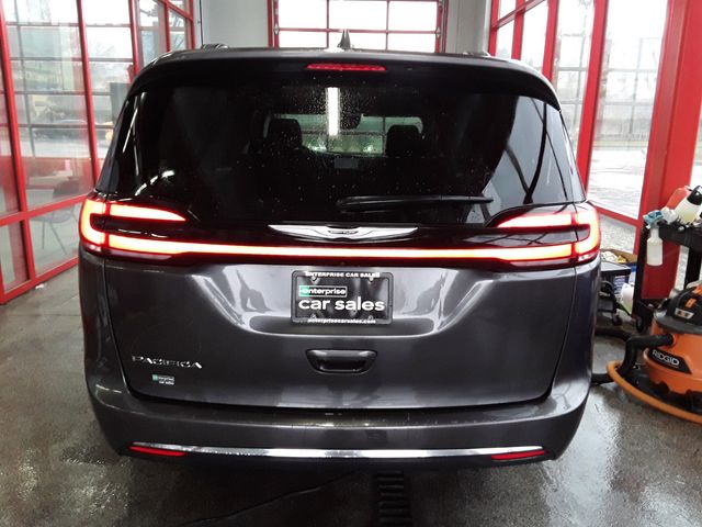 2022 Chrysler Pacifica Touring-L