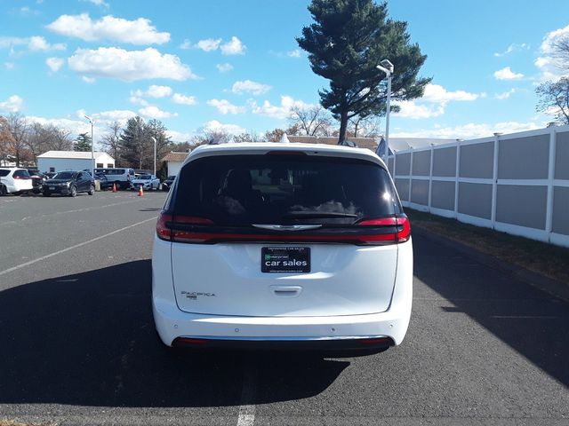 2022 Chrysler Pacifica Touring-L