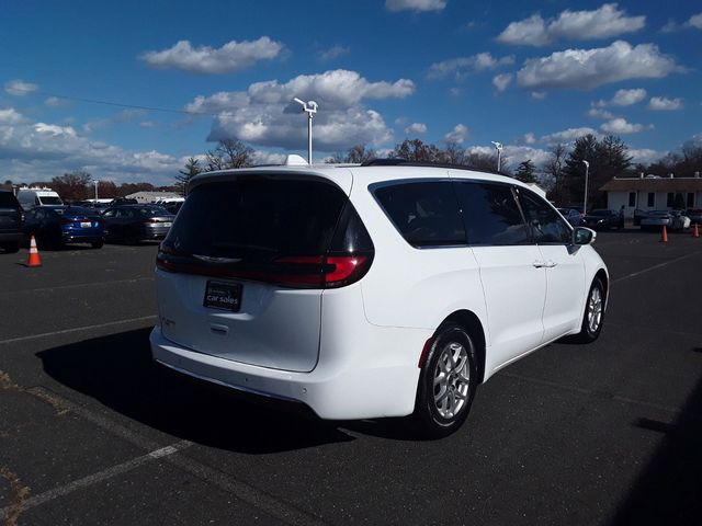 2022 Chrysler Pacifica Touring-L