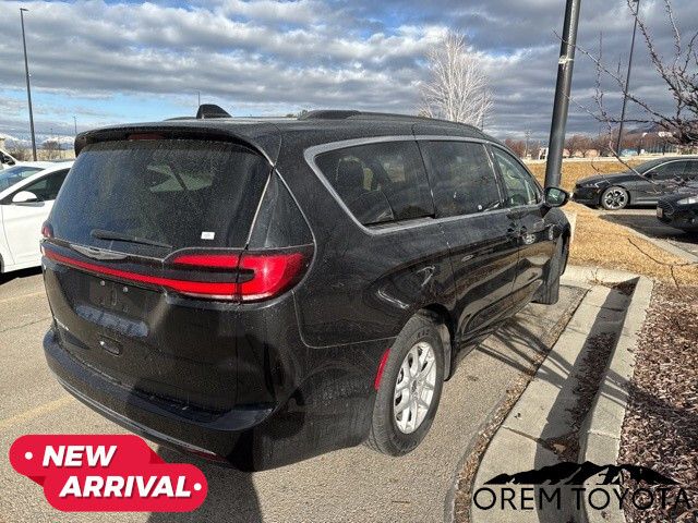 2022 Chrysler Pacifica Touring-L