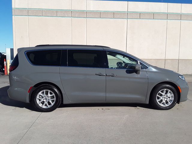 2022 Chrysler Pacifica Touring-L