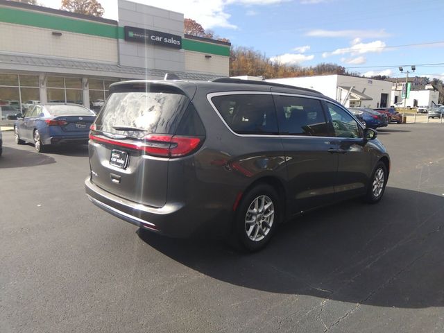 2022 Chrysler Pacifica Touring-L